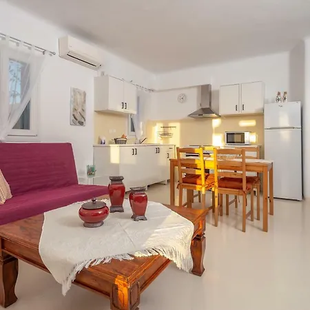 Karystos Villas *